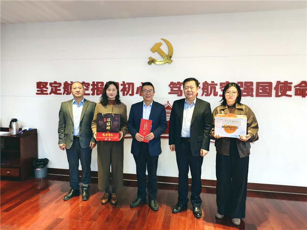 【雙雄醉贊助襄陽企業(yè)家暖心工程系列報(bào)道】企業(yè)家胥艷、謝遠(yuǎn)偉、楊輝、周方、王華忠等收到暖心生日祝福