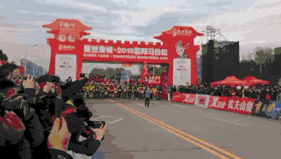 看!這就是襄馬！你好！雙雄醉跑團(tuán)！